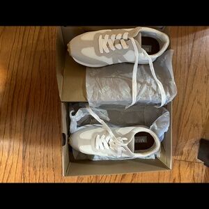 Mia women’s sneakers size 8.5 cream and khaki. Never worn. Brand new.
